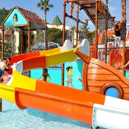 Family Life Pascha Bay Hotell 3*